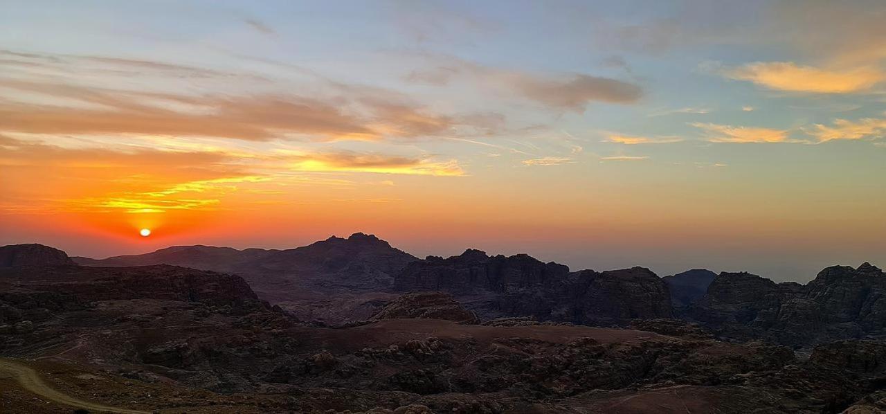 Infinity Lodge Wadi Musa Eksteriør billede